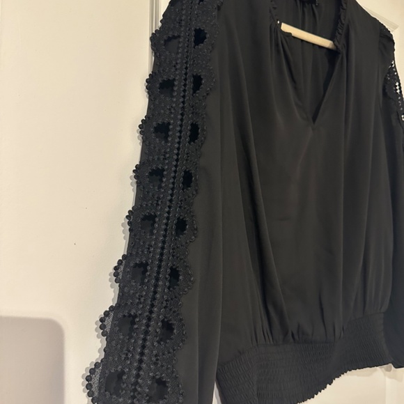 White House Black Market Blouse - Picture 3 of 7